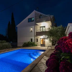 Maca & Apartament Trogir